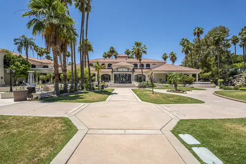 Val Vista Lakes in Gilbert, Arizona
