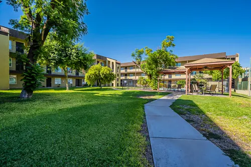 Circle Tree Condominiums in Mesa, Arizona