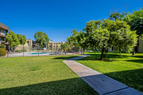 Circle Tree Condominiums in Mesa, Arizona