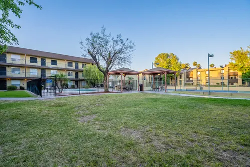 Circle Tree Condominiums in Mesa, Arizona
