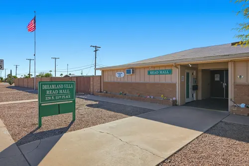 Dreamland Villa in Mesa, Arizona