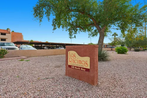 Los Racimos in Mesa, Arizona