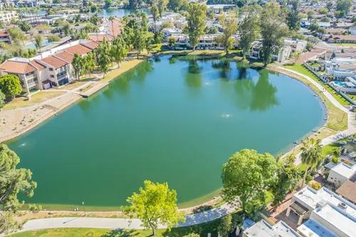 Lake Biltmore Village in Phoenix, Arizona