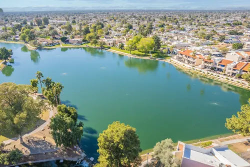 Lake Biltmore Village in Phoenix, Arizona