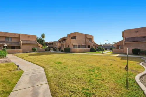 Lakebrook Villas 2 in Phoenix, Arizona
