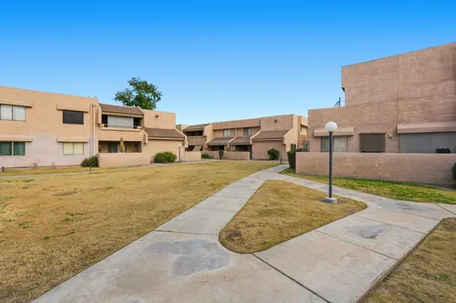 Lakebrook Villas 2 in Phoenix, Arizona