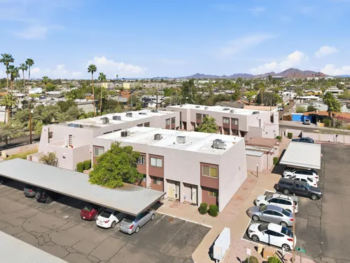 Los Prados in Tempe, Arizona