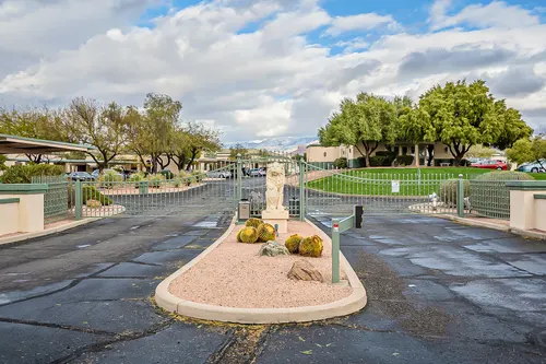 Mona Lisa Village in Tucson, Arizona