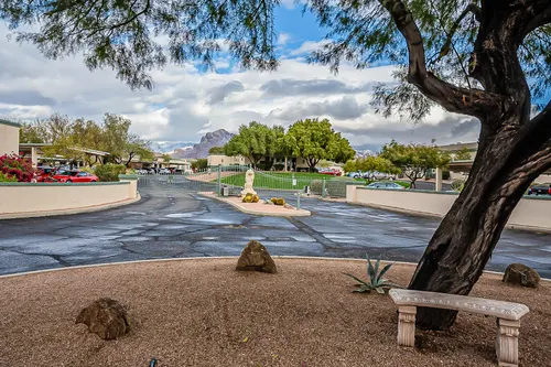 Mona Lisa Village in Tucson, Arizona