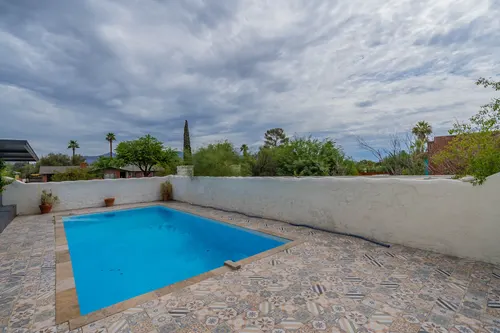 Royal Alvernon Condominiums in Tucson, Arizona