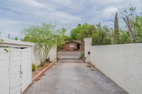 Royal Alvernon Condominiums in Tucson, Arizona