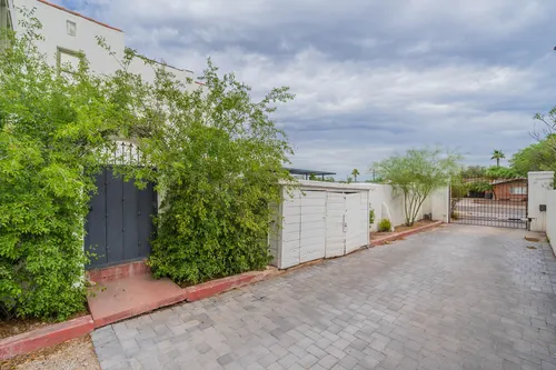 Royal Alvernon Condominiums in Tucson, Arizona