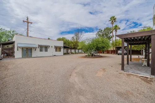 Royal Alvernon Condominiums in Tucson, Arizona