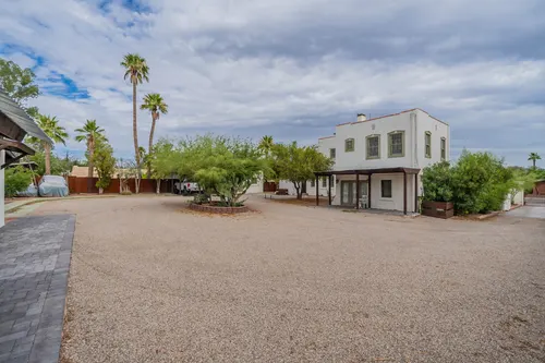 Royal Alvernon Condominiums in Tucson, Arizona