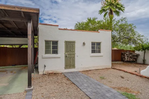 Royal Alvernon Condominiums in Tucson, Arizona