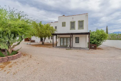Royal Alvernon Condominiums in Tucson, Arizona