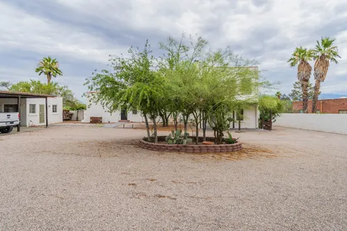 Royal Alvernon Condominiums in Tucson, Arizona