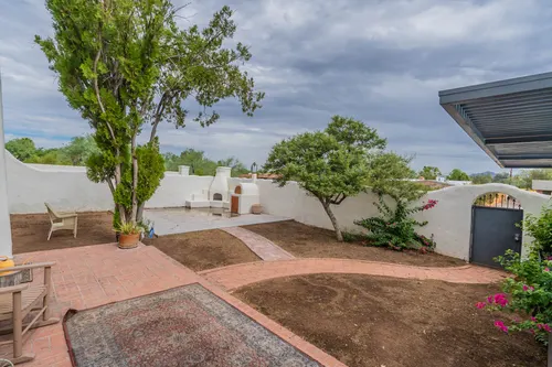 Royal Alvernon Condominiums in Tucson, Arizona